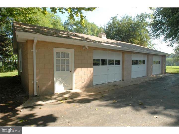 973 Black Rock Road Phoenixville, PA 19460 - Photo 4 of 25 Garage