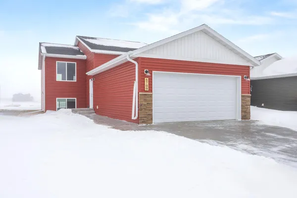 $312,000 | 6709 69th Avenue, Horace, ND 58047