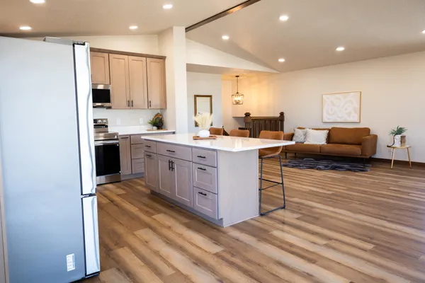 $475,000 | 1961 South Shore Drive, Worthington, MN 56187