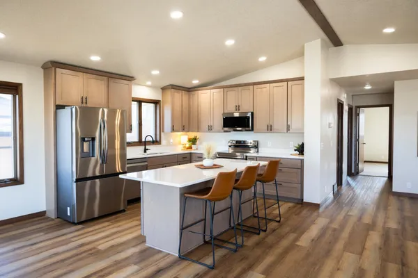 $475,000 | 1961 South Shore Drive, Worthington, MN 56187