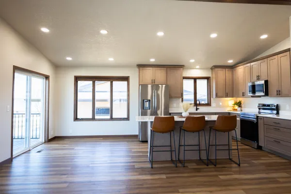 $475,000 | 1961 South Shore Drive, Worthington, MN 56187