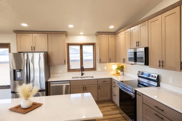 $475,000 | 1961 South Shore Drive, Worthington, MN 56187