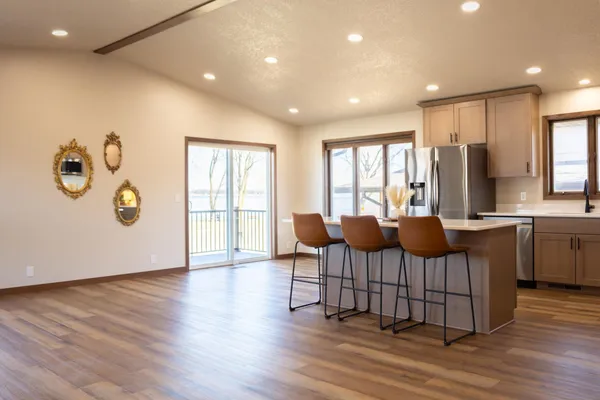 $475,000 | 1961 South Shore Drive, Worthington, MN 56187