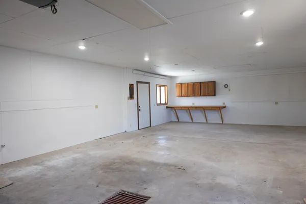 $475,000 | 1961 South Shore Drive, Worthington, MN 56187