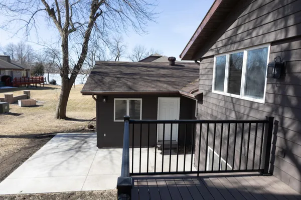$475,000 | 1961 South Shore Drive, Worthington, MN 56187