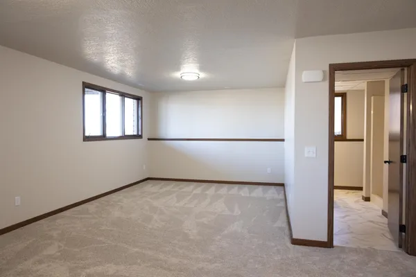 $475,000 | 1961 South Shore Drive, Worthington, MN 56187