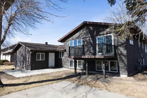 $475,000 | 1961 South Shore Drive, Worthington, MN 56187