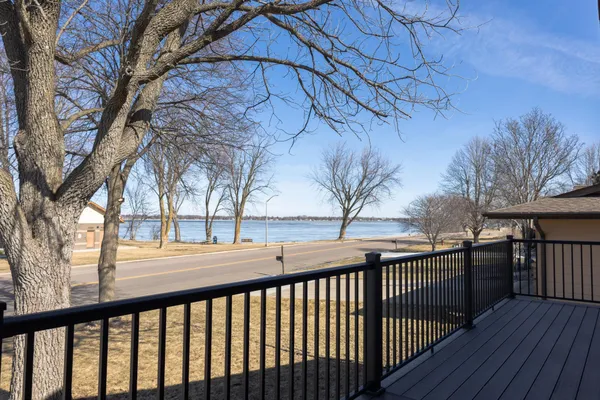 $475,000 | 1961 South Shore Drive, Worthington, MN 56187