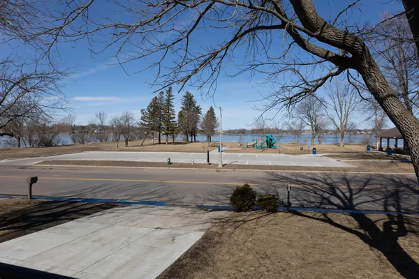 $475,000 | 1961 South Shore Drive, Worthington, MN 56187