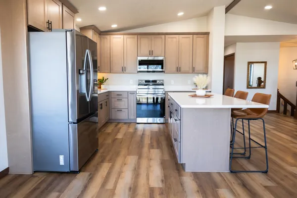 $475,000 | 1961 South Shore Drive, Worthington, MN 56187