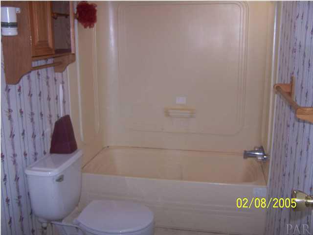 5637 Tom Sawyer Road Milton, FL 32583 - Photo 11 of 16 Gallery Image 11