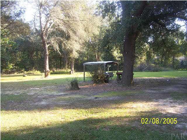 5637 Tom Sawyer Road Milton, FL 32583 - Photo 13 of 16 Gallery Image 13