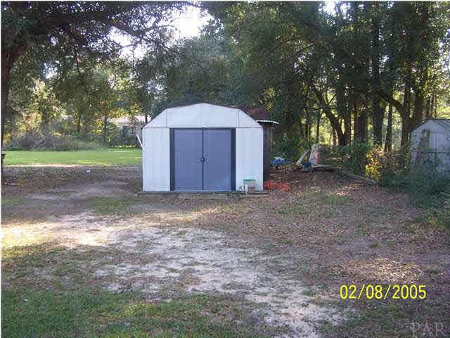 5637 Tom Sawyer Road Milton, FL 32583 - Photo 14 of 16 Gallery Image 14