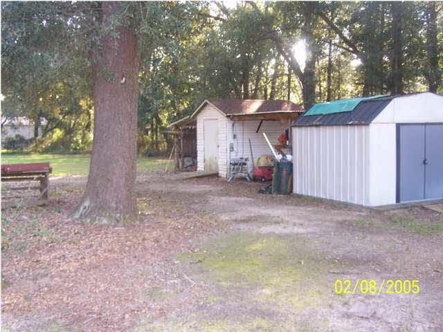 5637 Tom Sawyer Road Milton, FL 32583 - Photo 15 of 16 Gallery Image 15