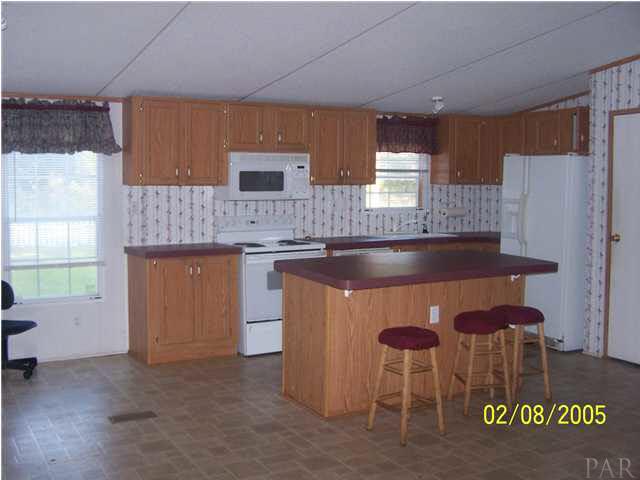 5637 Tom Sawyer Road Milton, FL 32583 - Photo 5 of 16 Gallery Image 5