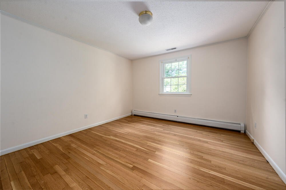 141 Rolling Hitch Road Centerville, MA 02632 - Photo 24 of 35 3rdbedroom1