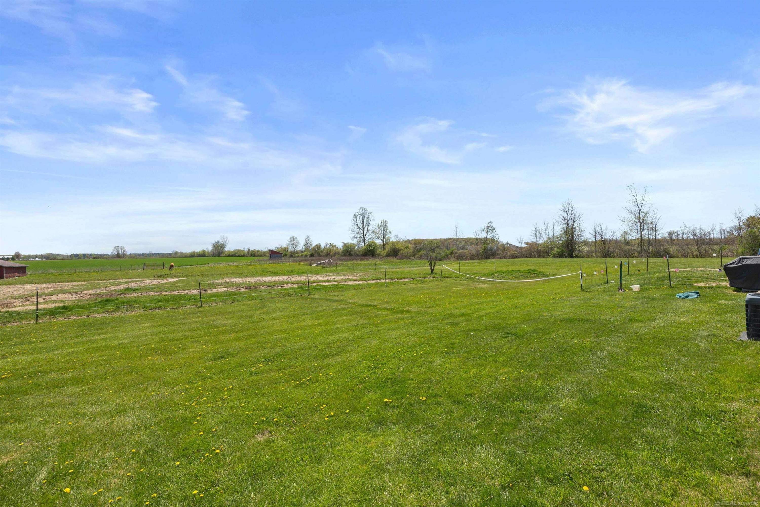 7613 Fisher Road Avoca, MI 48006 - Photo 11 of 31 50213010-48480661-ba05-4f10-8ea3-cca7727d3deb.JPG