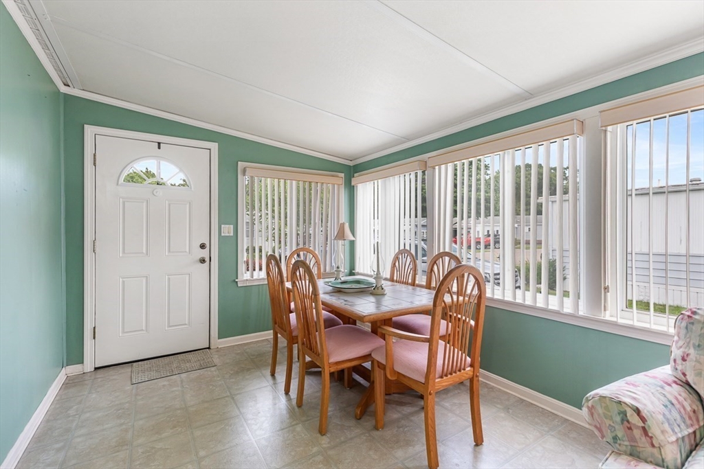 7 Robert Road Plainville, MA 02762 - Photo 9 of 38 Gallery Image 9