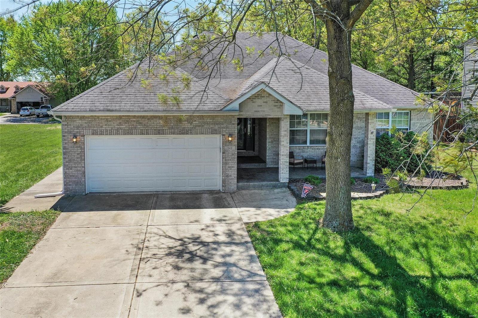 512 Holiday Dam Road Edwardsville, IL 62025 - Photo 2 of 42 Gallery Image 2