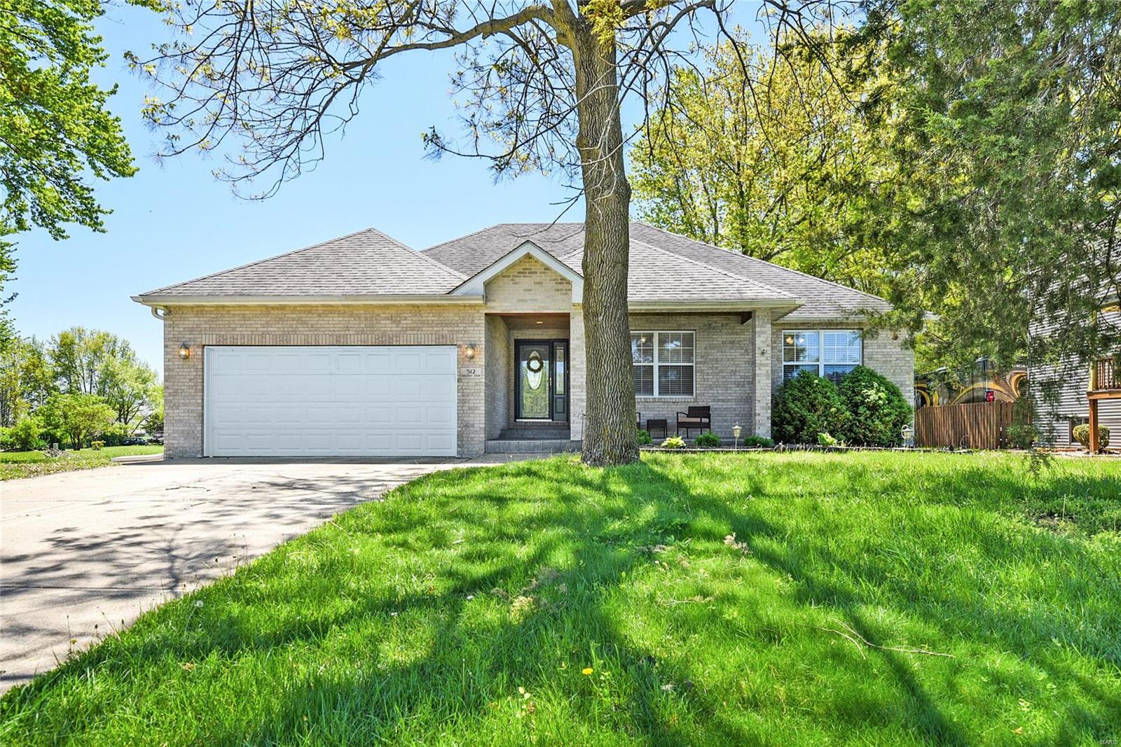 512 Holiday Dam Road Edwardsville, IL 62025 - Photo 4 of 42 Gallery Image 4