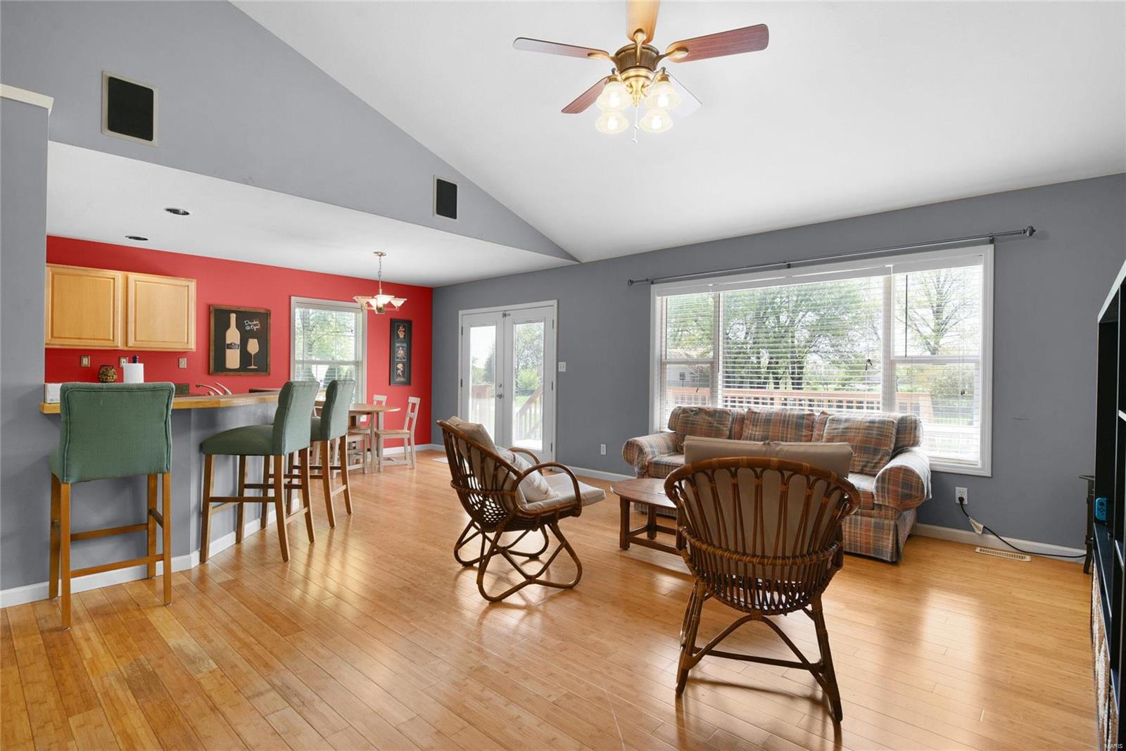512 Holiday Dam Road Edwardsville, IL 62025 - Photo 7 of 42 Gallery Image 7