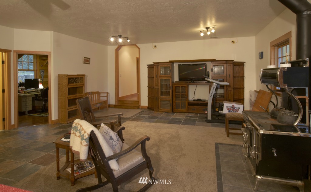 566 Dan Kelly Road Port Angeles, WA 98363 - Photo 16 of 25 Gallery Image 16