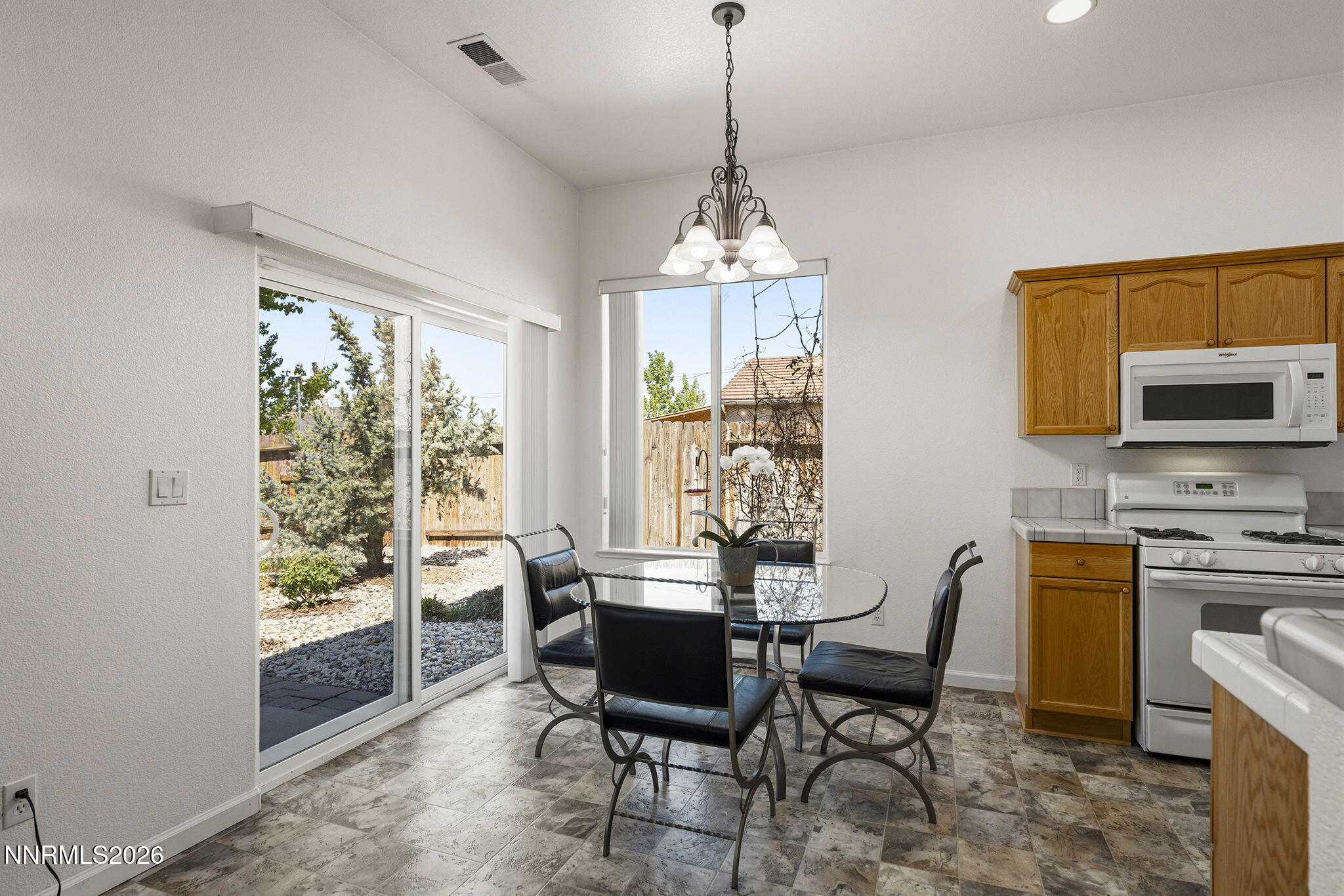 1054 Rimfield Drive Fernley, NV 89408 - Photo 11 of 30 10-web-or-mls-_DSC3741