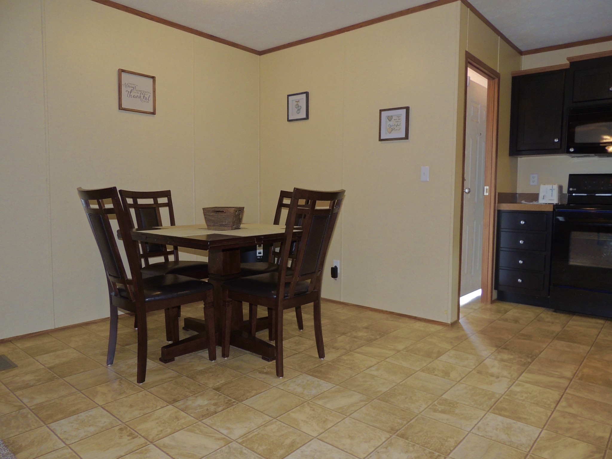 922 Arlington Ridge Road Erin, TN 37061 - Photo 8 of 18 a view of a dining room with furniture