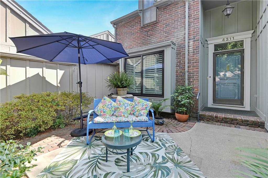 4311 West 112th Terrace, Leawood, KS 66211 Compass