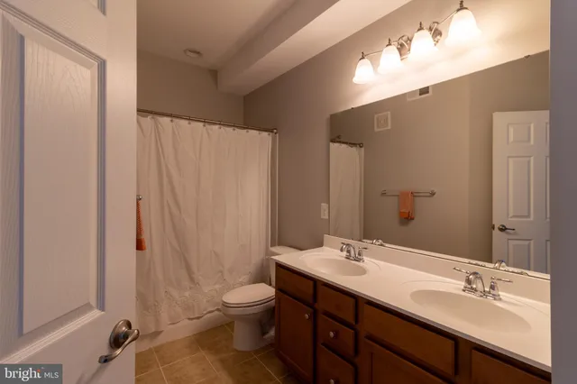 $3,150 | 323 Community Center Avenue, Gaithersburg, MD 20878