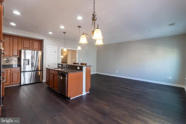 $3,150 | 323 Community Center Avenue, Gaithersburg, MD 20878