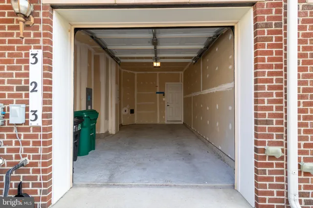 $3,150 | 323 Community Center Avenue, Gaithersburg, MD 20878