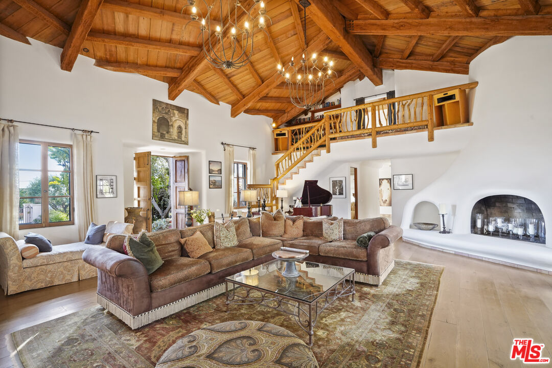 7332 Birdview Avenue Malibu, CA 90265 - Photo 13 of 71 a living room with furniture