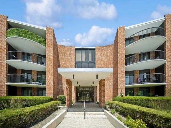 $345,000 | 1515 East Central Road, Unit 420C, Arlington Heights, IL 60005