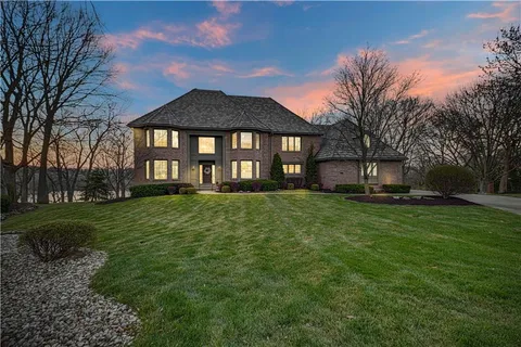 $2,000,000 | 60 Dundee Court, Loch Lloyd, MO 64012