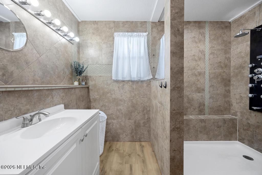 2756 Adele Road Jacksonville, FL 32216 - Photo 14 of 37 Primary Bathroom