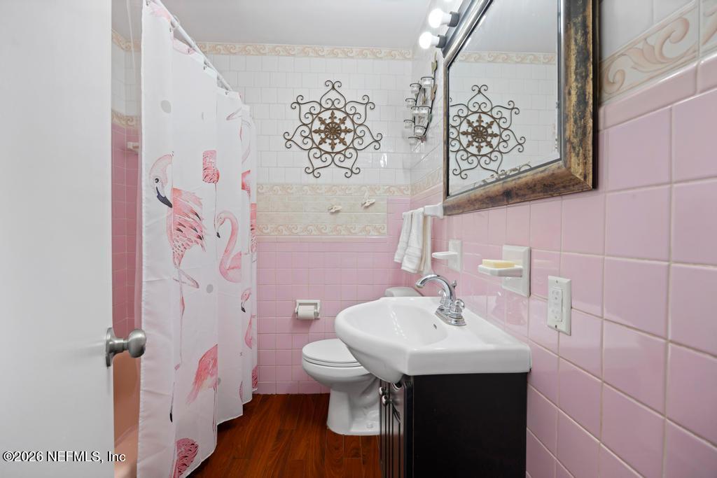 2756 Adele Road Jacksonville, FL 32216 - Photo 16 of 37 Hall Bath