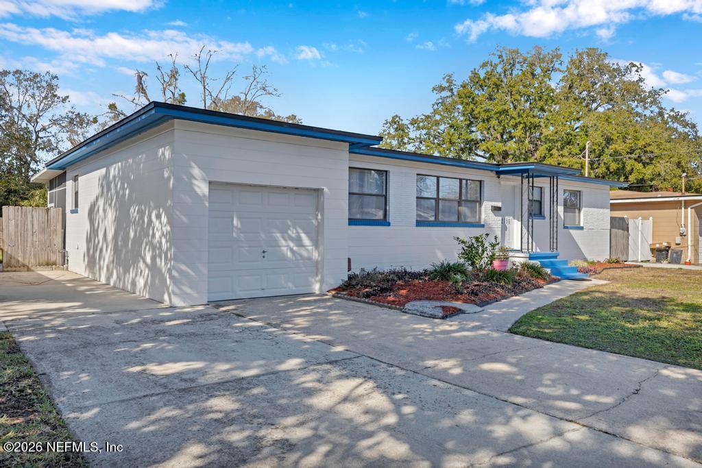 2756 Adele Road Jacksonville, FL 32216 - Photo 24 of 37 Front of House