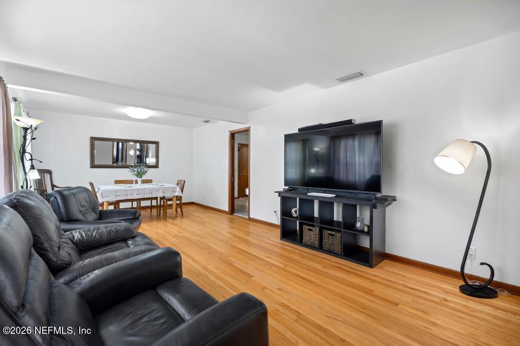 2756 Adele Road Jacksonville, FL 32216 - Photo 4 of 37 Living/Dining