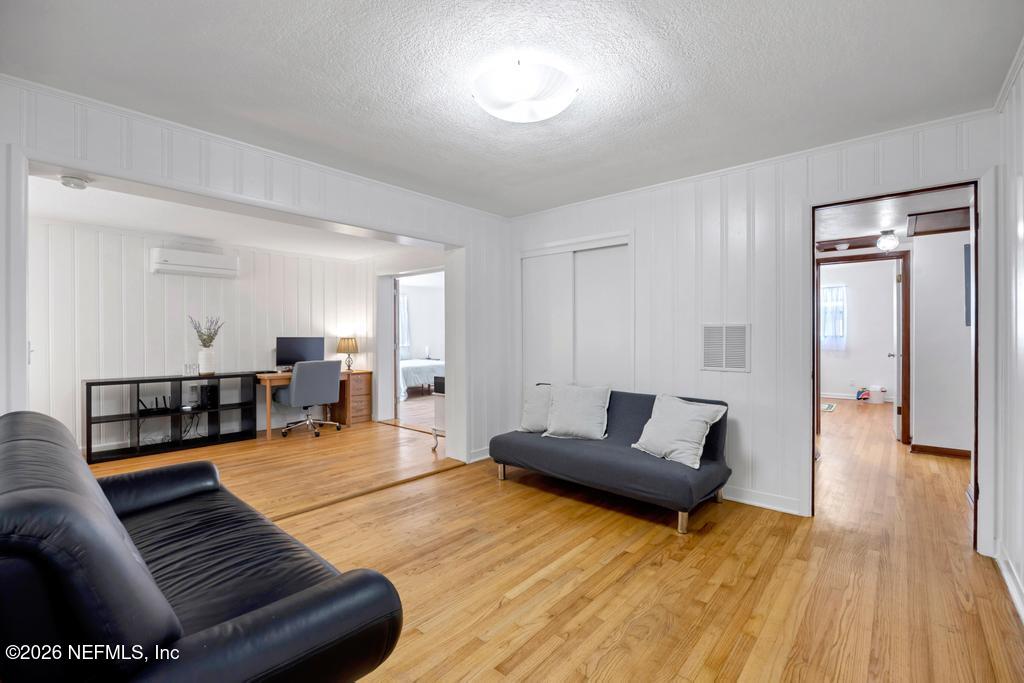 2756 Adele Road Jacksonville, FL 32216 - Photo 10 of 37 Living Room