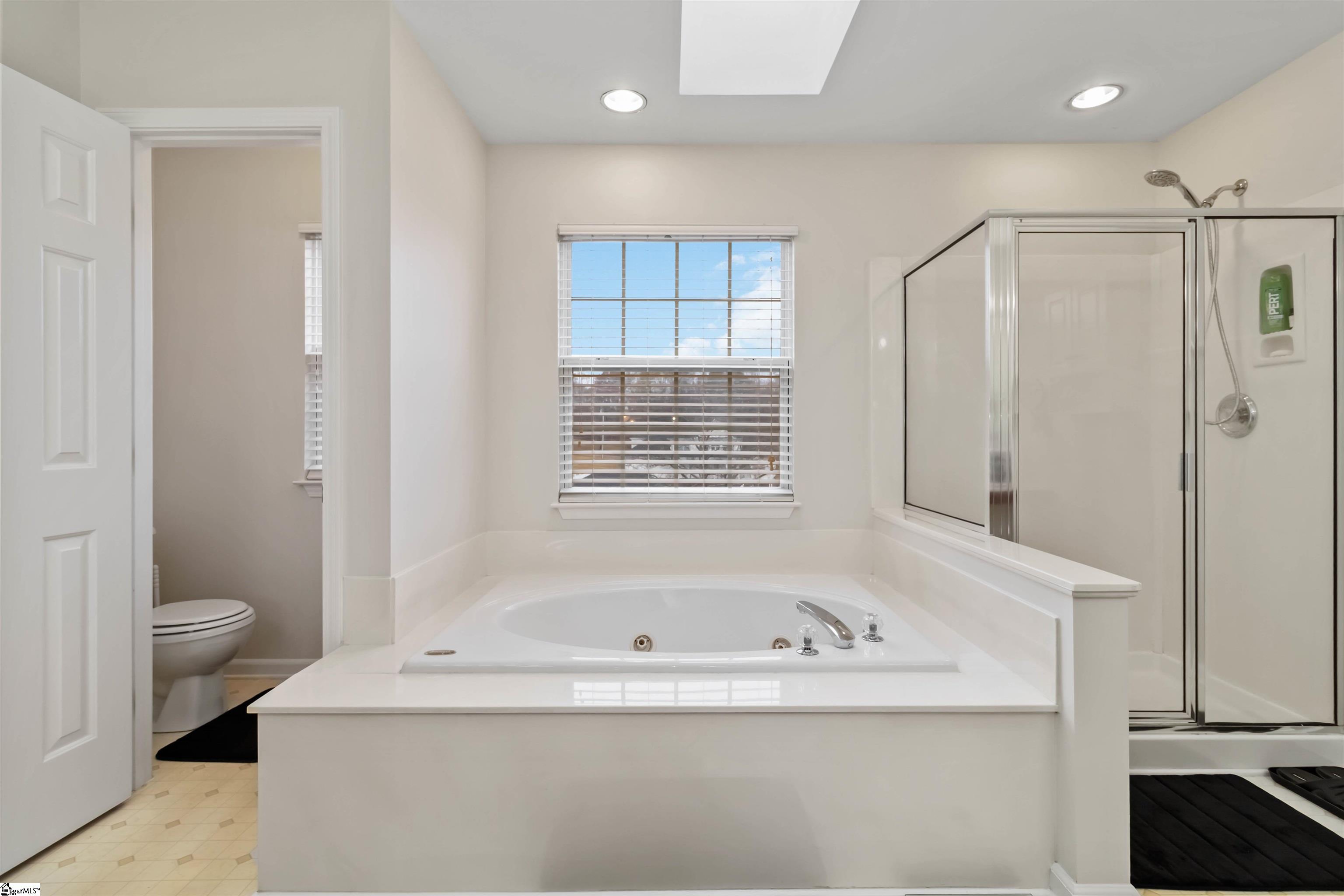 215 Ridge Bay Court Greenville, SC 29611 - Photo 17 of 37