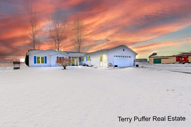 $314,900 | 1497 West Grand River Avenue, Ionia, MI 48846