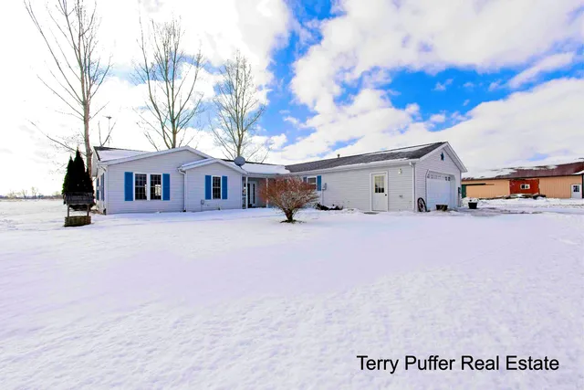 $314,900 | 1497 West Grand River Avenue, Ionia, MI 48846