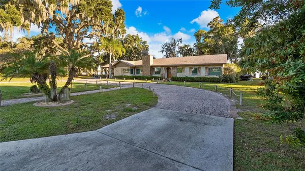 $1,199,000 | 1241 West Lakeshore Drive, Clermont, FL 34711