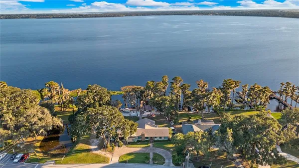 $1,199,000 | 1241 West Lakeshore Drive, Clermont, FL 34711