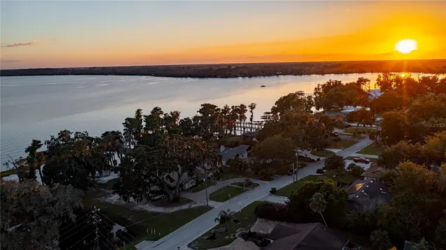 $1,199,000 | 1241 West Lakeshore Drive, Clermont, FL 34711