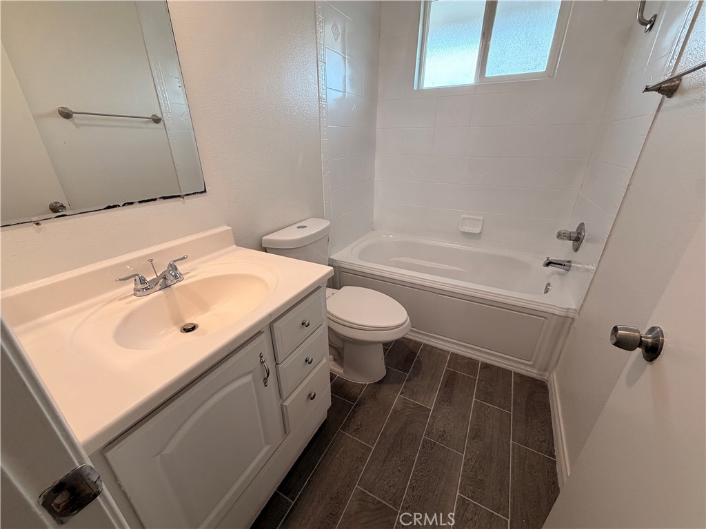 11341 Rancho La Brea Drive Riverside, CA 92505 - Photo 9 of 16 Bath