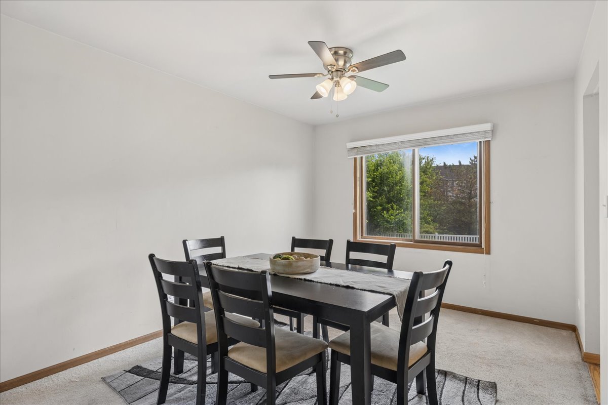 1436 Bridgedale Road Crystal Lake, IL 60014 - Photo 5 of 34