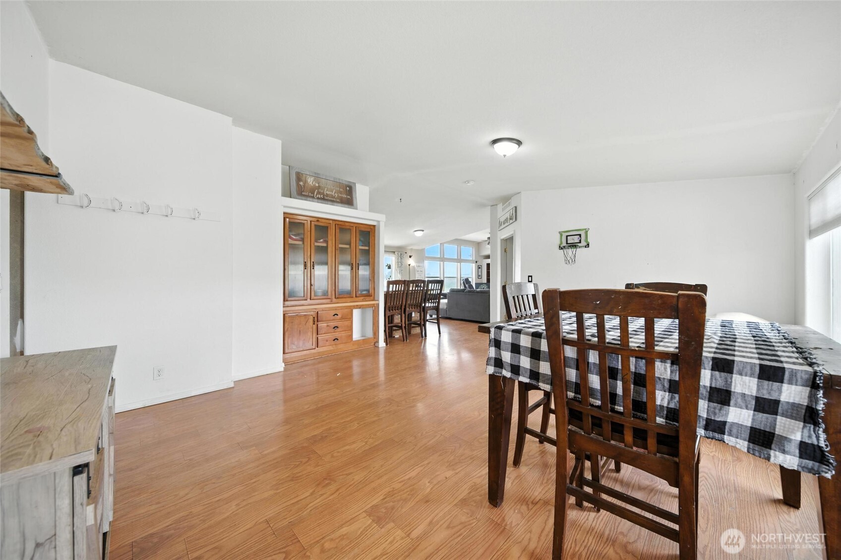 538 Burnap Road Touchet, WA 99360 - Photo 5 of 40 a dining room with furniture and wooden floor