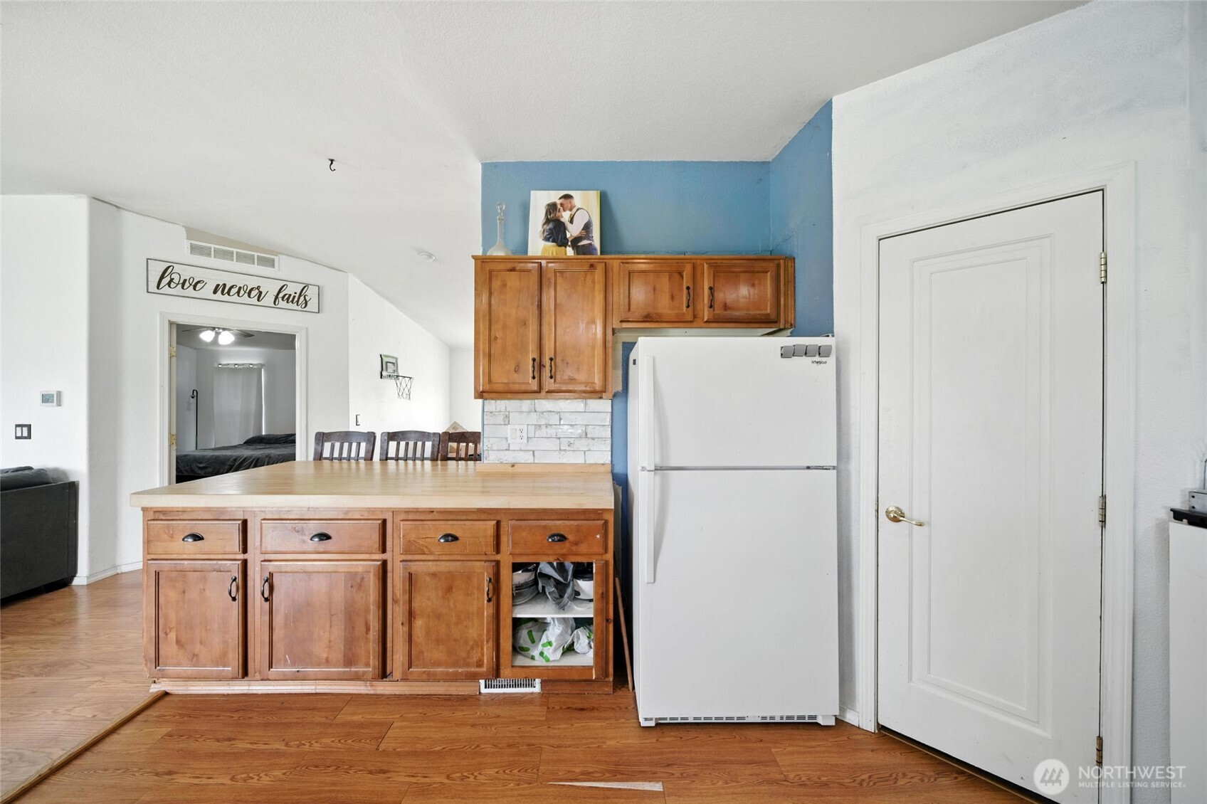 538 Burnap Road Touchet, WA 99360 - Photo 9 of 40 a kitchen with a white refrigerator freezer a stove and a refrigerator